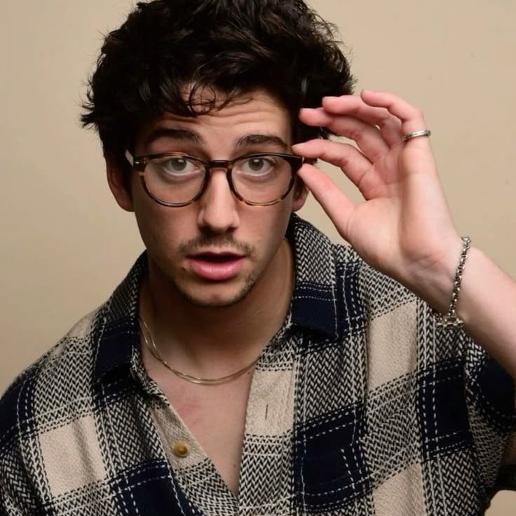 Milo Manheim ³