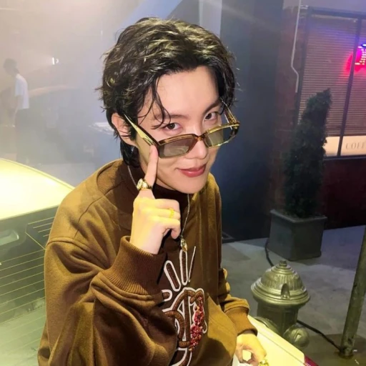 🕴|J-hope