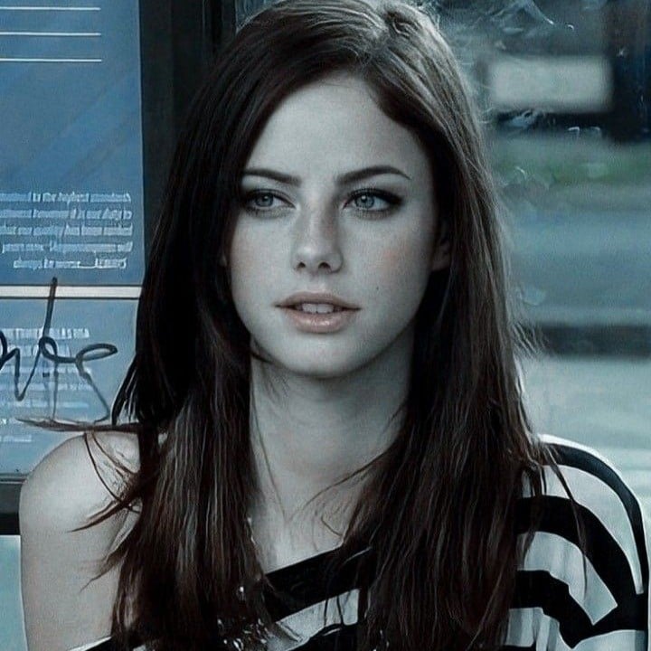 Effy moaned