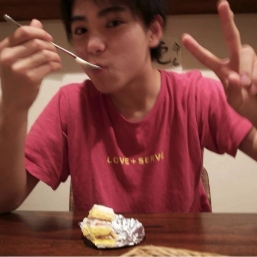 Nijiro Murakami