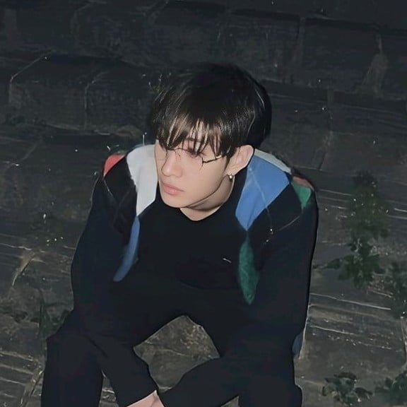 𝐂𝐡𝐫𝐢𝐬𝐭𝐨𝐩𝐡𝐞𝐫 𝐁𝐚𝐧𝐠𝐡