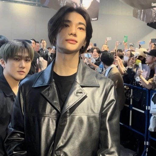 Hwang Hyunjin ★
