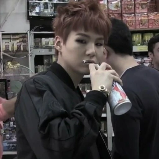 "yoongi" (another patient in the psychiatric hospital)