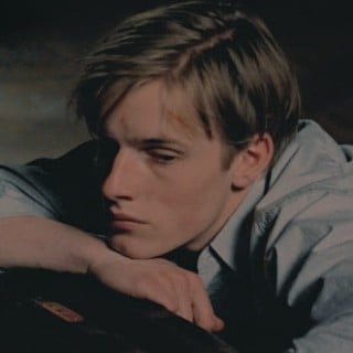 Louis Hoffman ── ✧《✩》✧ ──