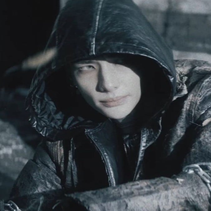 𝐻yunjin