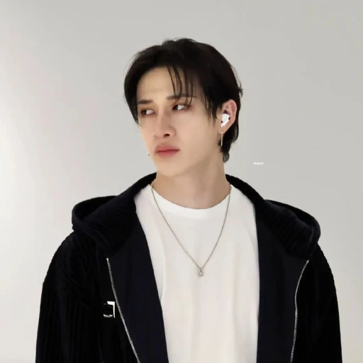 ——— 𝐂𝗁𝗋𝗂𝗌𝗍𝗈𝗉𝗁𝖾𝗋𝖡𝖺𝗁𝗇𝗀. ?!