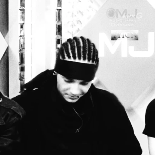 Tom Kaulitz ||| Breakfast