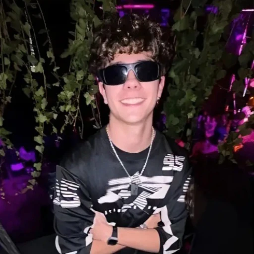 Lukas Urquijo