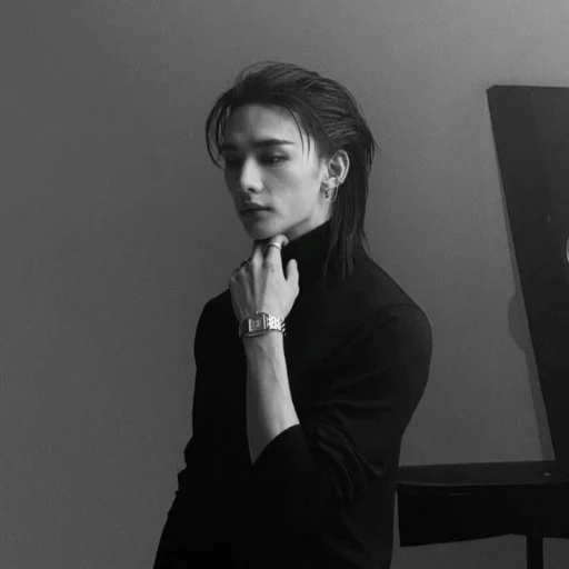 Hwang Hyunjin. ⁰¹