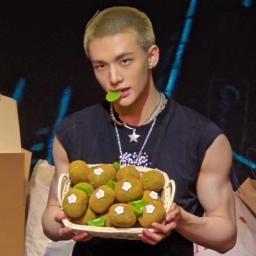 Hwang Hyunjin! 🥝!