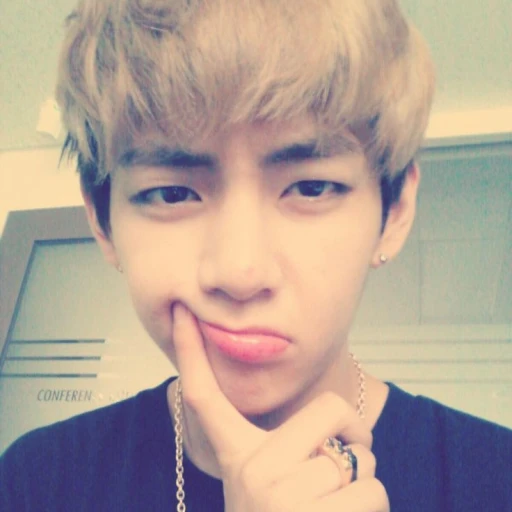 taehyung ︰ ┊ ➷