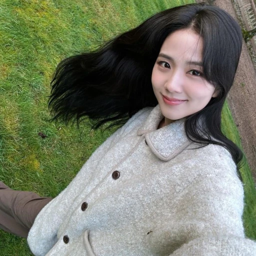 🍒-｡⁠*ﾟ⁠+Jisoo｡⁠*ﾟ⁠+-🍒