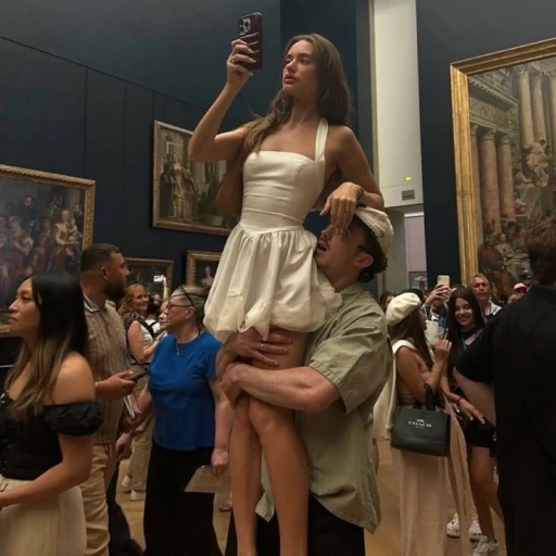Lorenzo Zurzolo || at the Amore? museum?