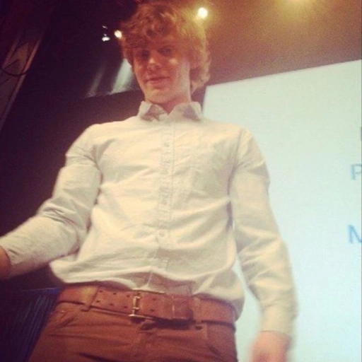Evan Peters