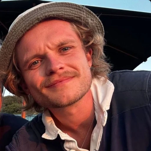 Tom Glynn Carney.