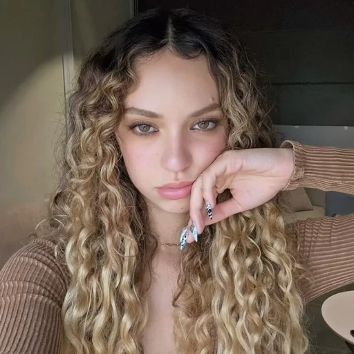 Daniela Avanzini [Katseye/GL]
