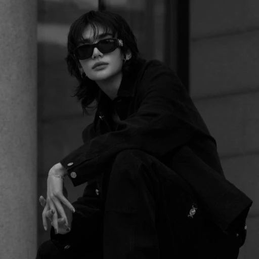 Hwang Hyunjin . `