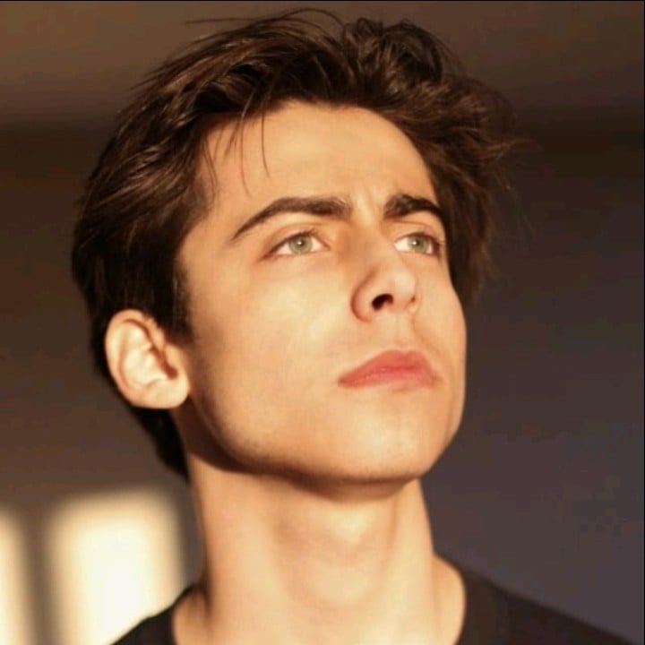 Aidan Gallagher⁹
