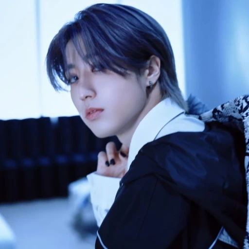 > Han Jisung.