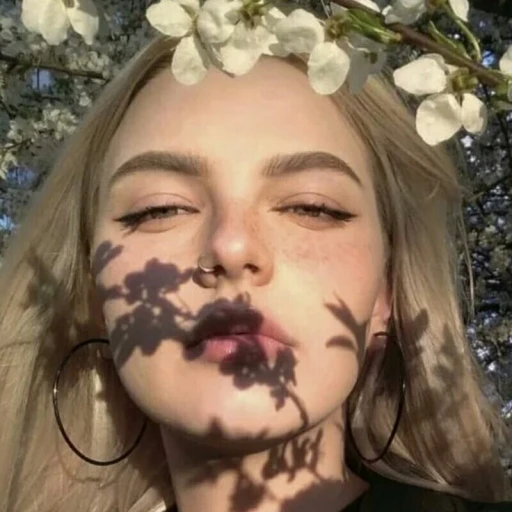 Bella•