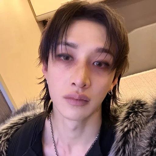• | 𝐂𝐡𝐫𝐢𝐬𝐭𝐨𝐩𝐡𝐞𝐫 𝐁𝐚𝐧𝐠 ⁰⁸ | •