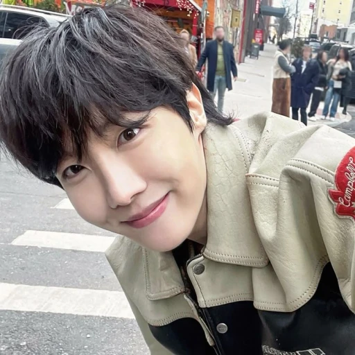 J hope •🧍•