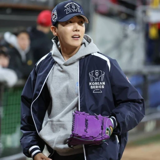 ✘; Hoseok