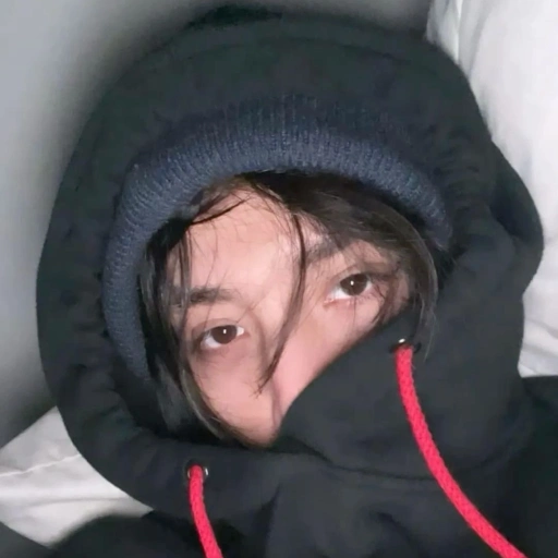 Alex Q ⋆౨˚⟡˖ ࣪