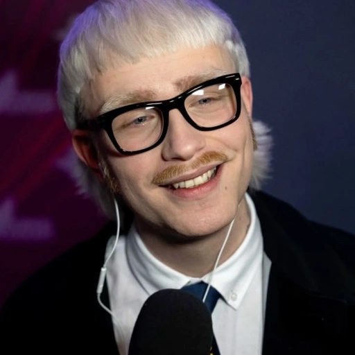 𝐉𝐨𝐬𝐭 𝐊𝐥𝐞𝐢𝐧