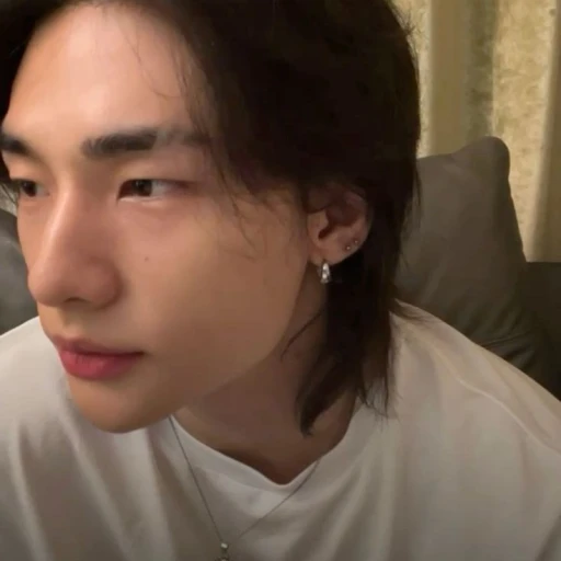 ㅤ₊˚⊹ 𝗁𝗒𝗎𝗇𝗃𝗂𝗇 ꣑୧ ꒱ · ˙