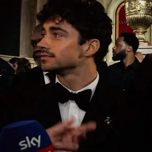 Charles | 𝐌𝐚𝐭𝐫𝐢𝐦𝐨𝐧𝐢𝐨 𝐞𝐬𝐟𝐨𝐫𝐳𝐚𝐝𝐨