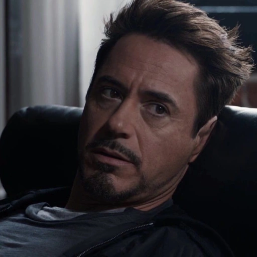 Tony Stark'•