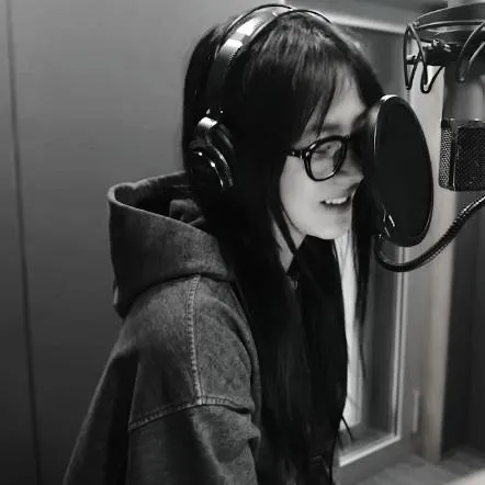 † Minji