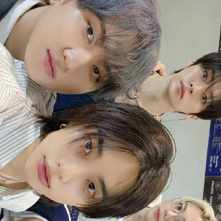 Stray Kids