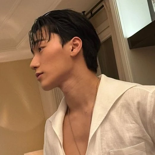 / Choi San. /