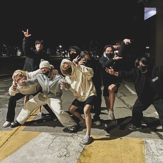Stray Kids.