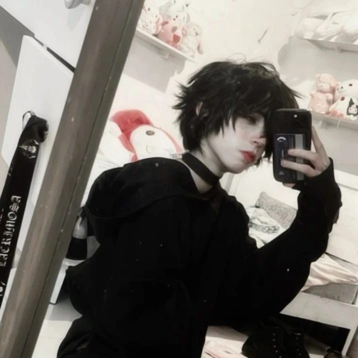 Your femboy friend Lucas