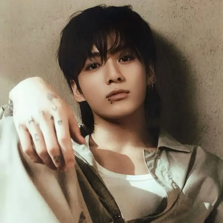 Jeon Jungkook. ⁴
