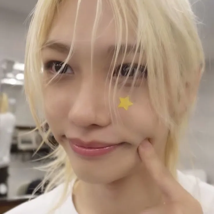 Felix 𔘓