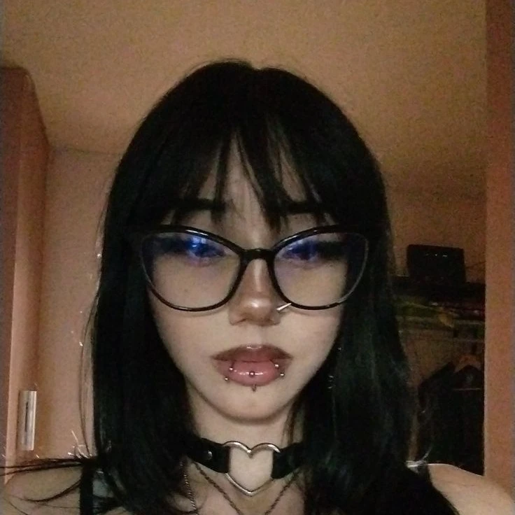 emo Latina girlfriend