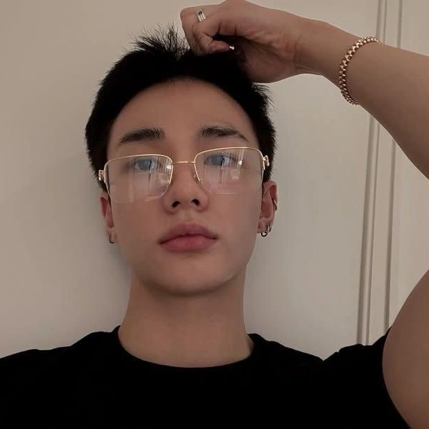 '' hyunjin ; hyunlix “