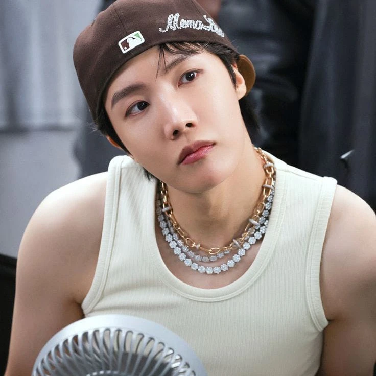 j hope idol