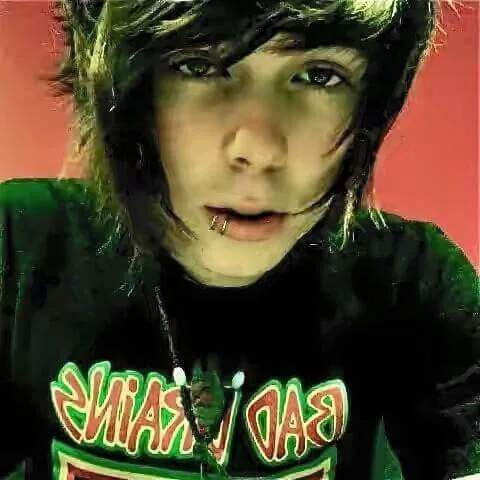 Chris Drew ⁸¹