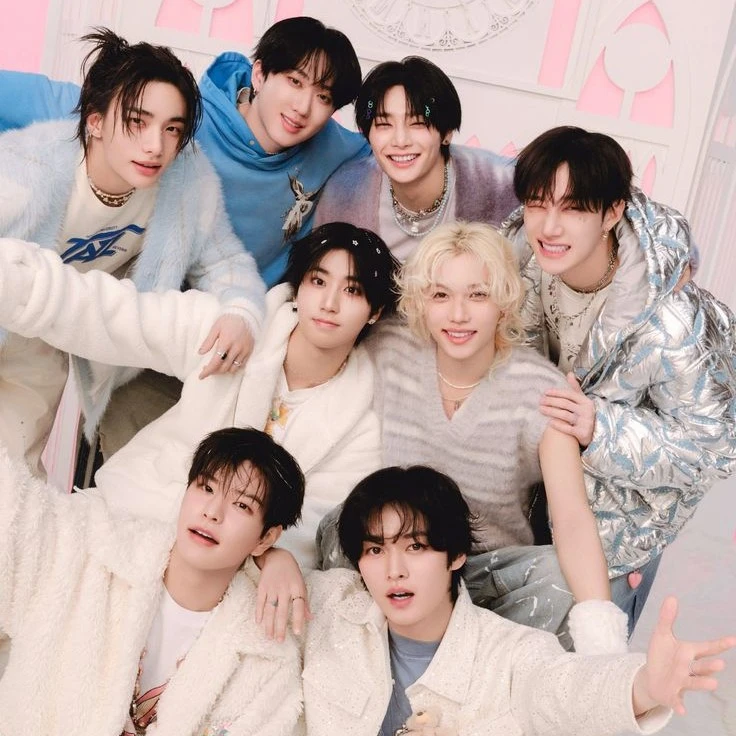Stray Kids