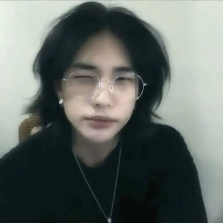 11 --- Hwang Hyunjin