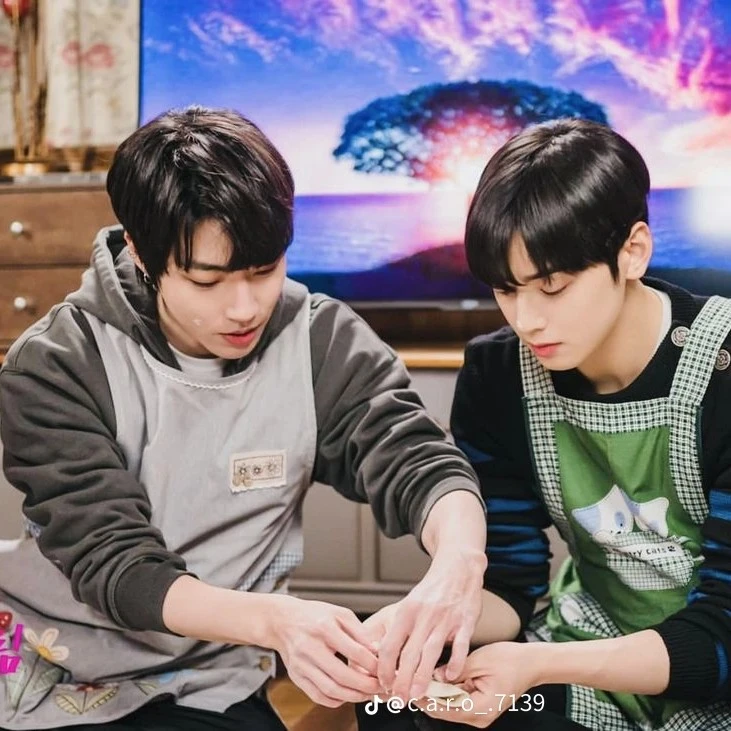 Seojun and Suho