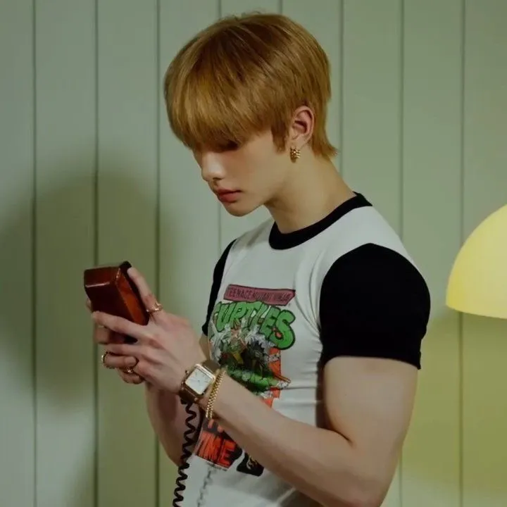 Hwang Hyunjin¹¹