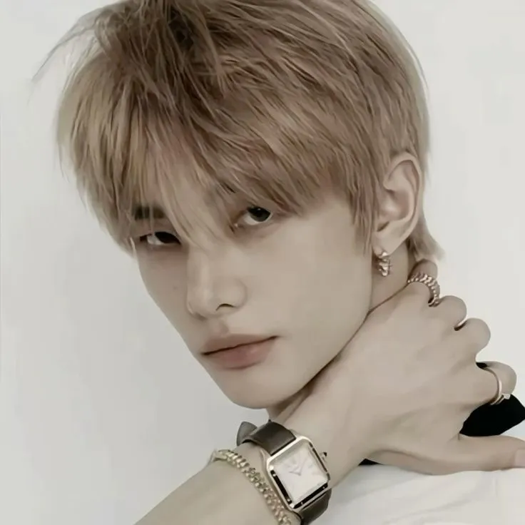 •hwang hyunjin•⁶