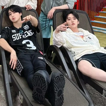 MINHO AND JISUNG
