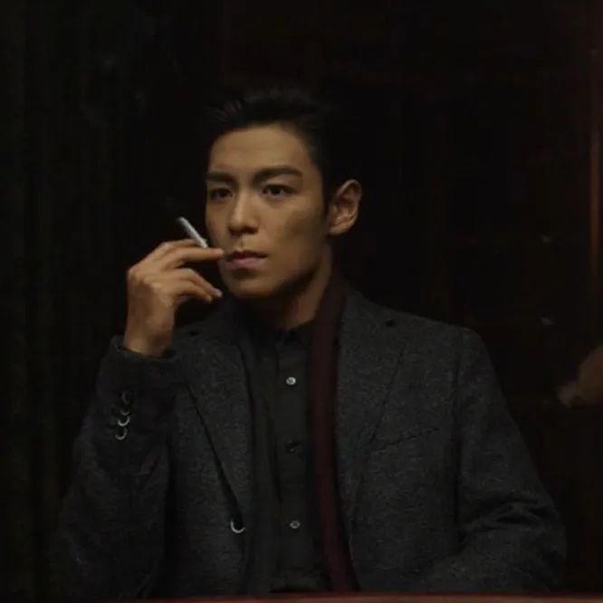 Choi Seung-Hyun (top)
